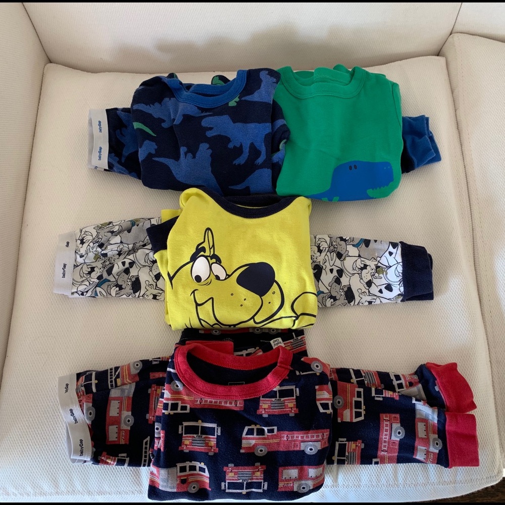Gap pajamas 3 sets, 2T